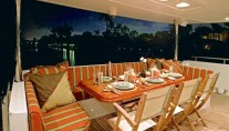 HUEYS ISLAND -  Aft Deck Dining